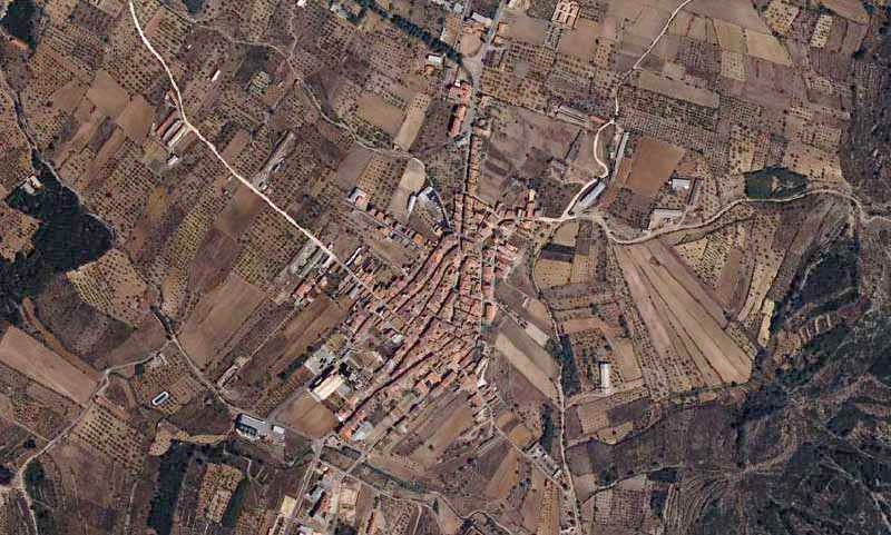 Vista a�ria del poble de Cat�